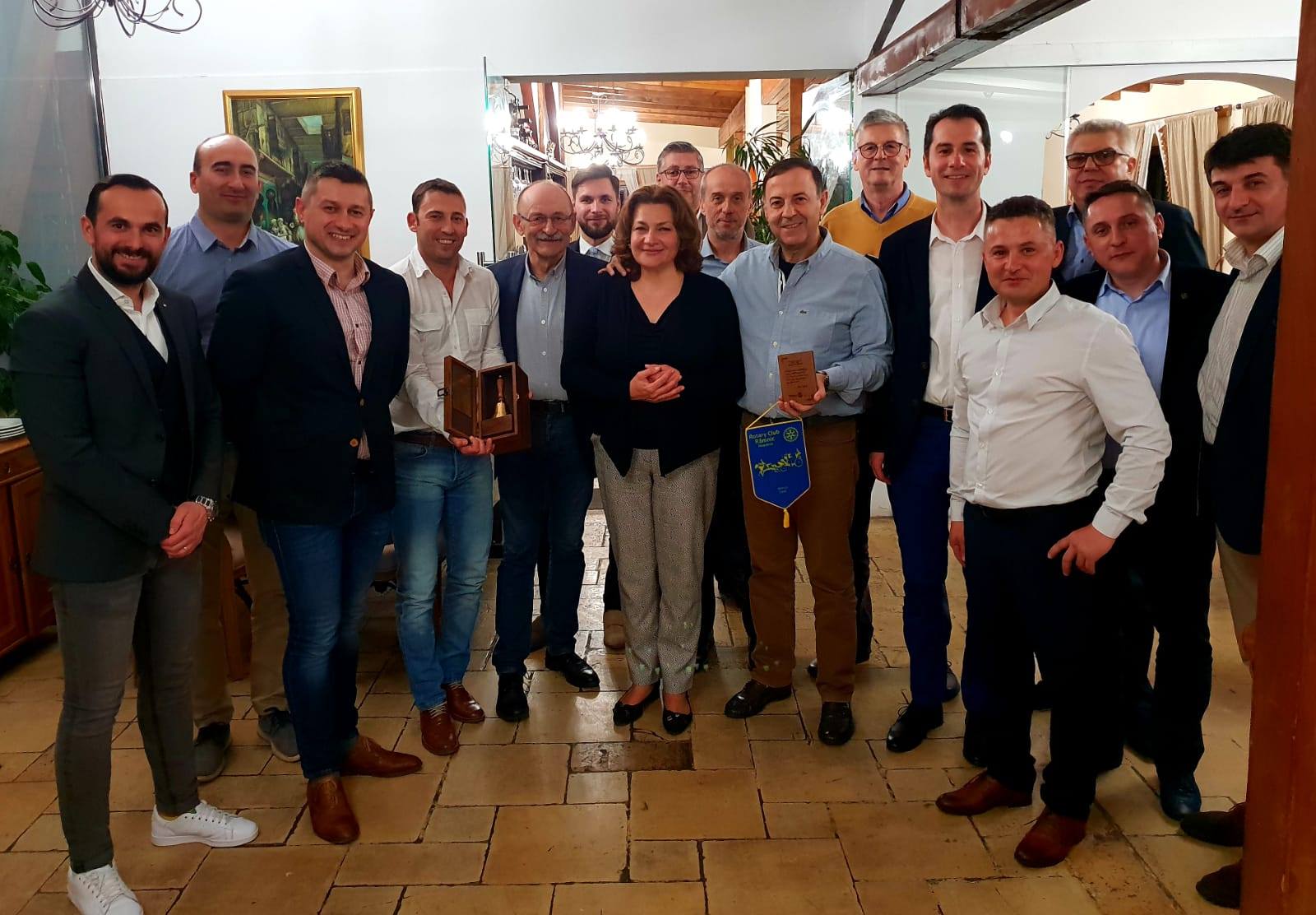 Ziua în care clopoțelul a umblat prima dată